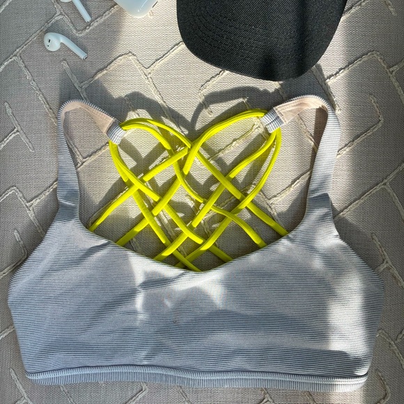 Lululemon Free to Be Sports Bra - Picture 2 of 6